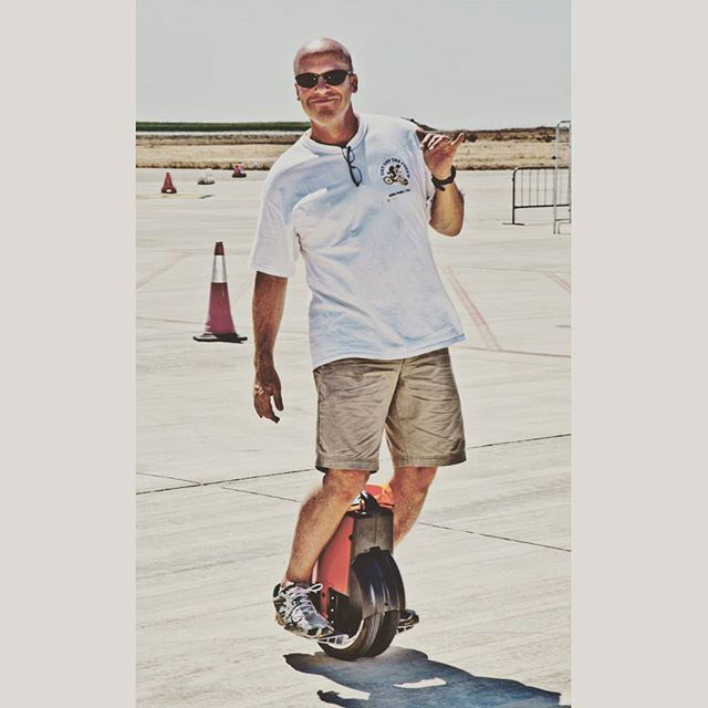 Airwheel Q3, twin-wheel scooter