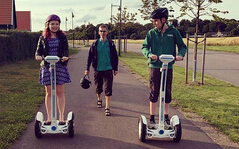 Just as luxurious as the Buckingham Palace, Airwheel self-balancing electric scooter can also can be ranked as the top on the list of industry.