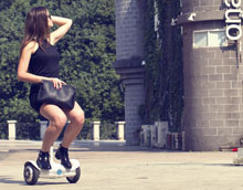 Or you can have a novel entertainment way with Airwheel sitting posture self-balancing scooter S6.