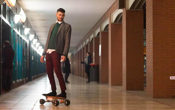  Let's start a healthy new year with Airwheel electric skateboard M3.