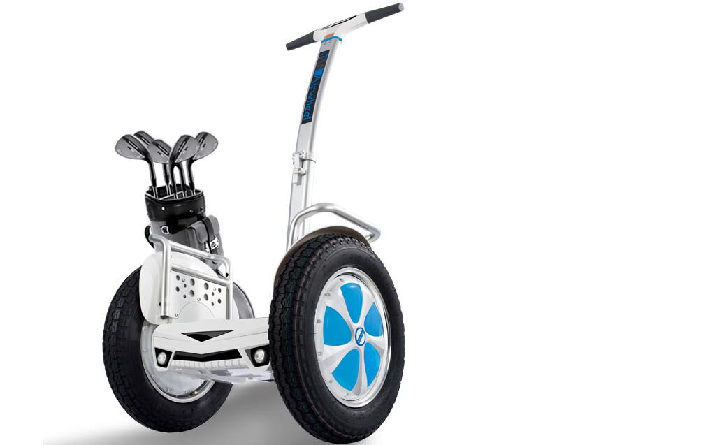  When someone has asked him, he told us that he usually rides Airwheel S5 2-wheeled electric scooter that shows his manliness.