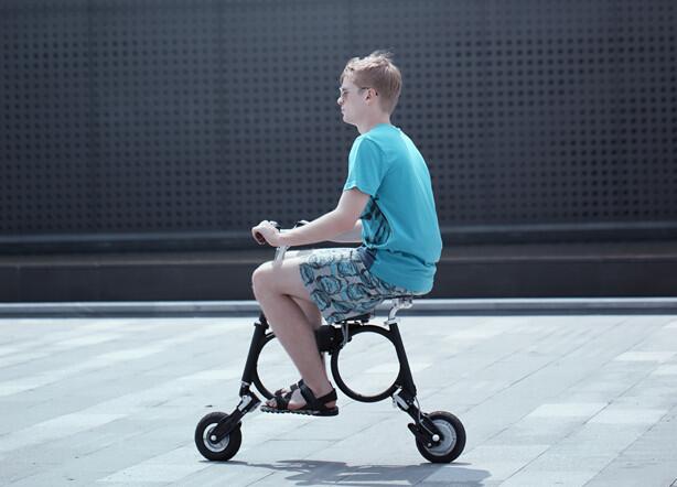 The audience who attended the press event for Airwheel E3 were took aback by Airwheel E3 and its prominent designs.