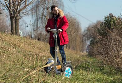 In fact, S5 has enriched the functions of electric scooter, symbolizing a wider spread of utility across more sectors in daily life.