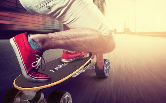 Airwheel M3 electric air board realizes speedy skateboarding because M3 is powered by battery instead of manual work. 