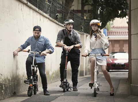 To begin with, Airwheel electric scooter is noise-free. 
