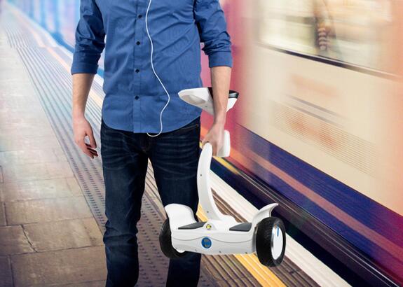 Airwheel S8 intelligent power scooter helps citizens enjoy the new technologies and experience more comfortable way of life.