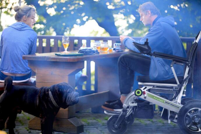 Airwheel H3 electric wheelchair